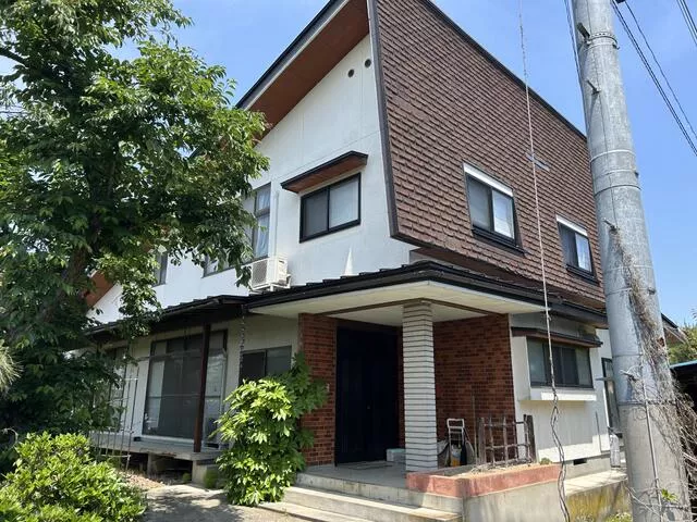 97 minutes on foot from JR Uetsu Main Line "Motodate" Station