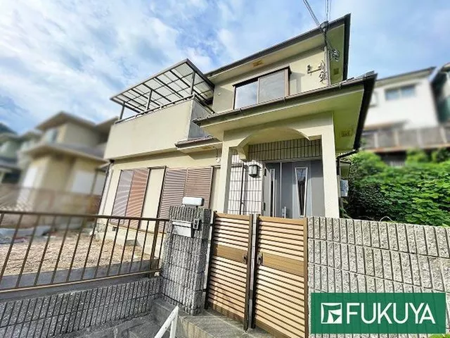 ☆Bus stop "Uesugi-guchi" 6 minutes on foot☆ Spacious LDK approximately 16 tatami mats☆ Land area approximately 59.89 tsubo