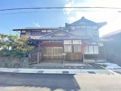 Takatsuki, Takatsuki-cho (Takatsuki Station) 7.5 million yen
