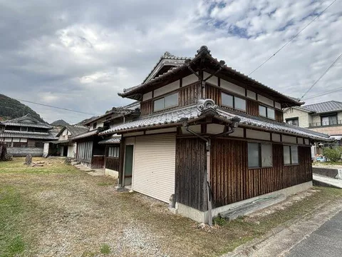 Nishiwaki City, Kurodashou Town Nishizawa (Hon-Kuroda Station) Single-story building 6LDK