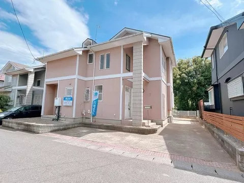 Current sale until June 30 / Parking for 2 cars available / Garden space available / 23-minute walk to Tomita Higashi Elementary School