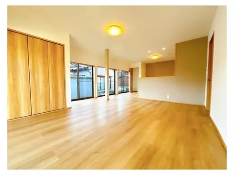[Open House] Interior and exterior renovations completed / Seismic reinforcement / Water area replacement / Parking for 4 cars / South-facing