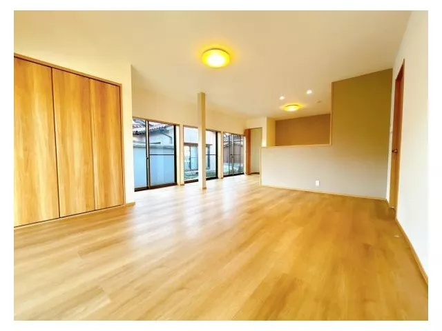 [Open House] Interior and exterior renovations completed / Seismic reinforcement / Water area replacement / Parking for 4 cars / South-facing