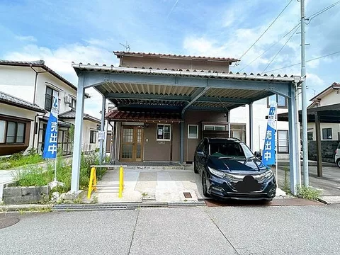 Used single-family home in Toyama City, Shiromura