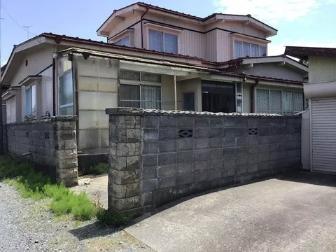 It is a quiet residential area!!