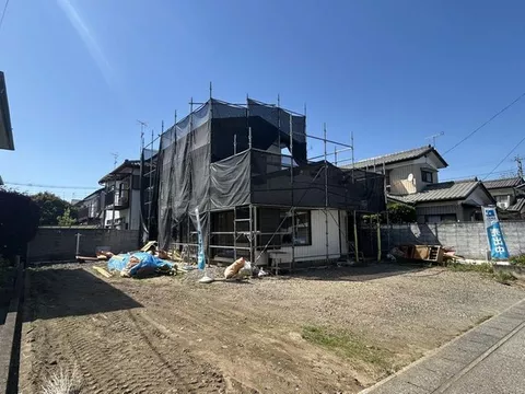 【Open house held】Under renovation/Parking for 3 cars available/Garden space available/Fresh Mart