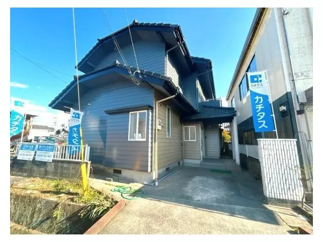 [Open House Held] [Interior and Exterior Renovated] [Move-in Possible Within the Year] 2-minute walk to convenience store