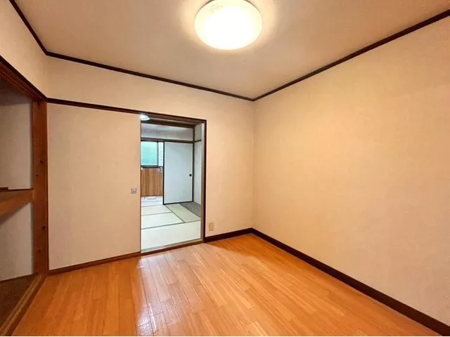 Close to the station property☆/ Subway Tozai Line "Ishida" Station… 5-minute walk! Convenient location☆
