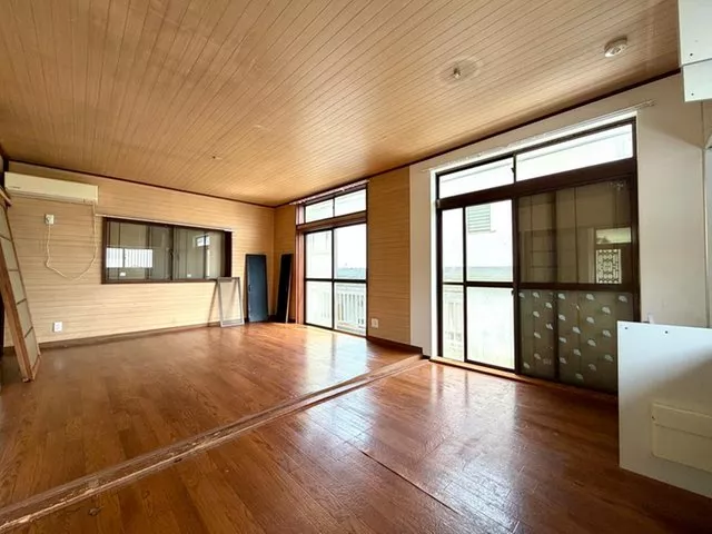 ●1 parking space available (vehicle type restrictions apply)●Can also be considered as an investment property