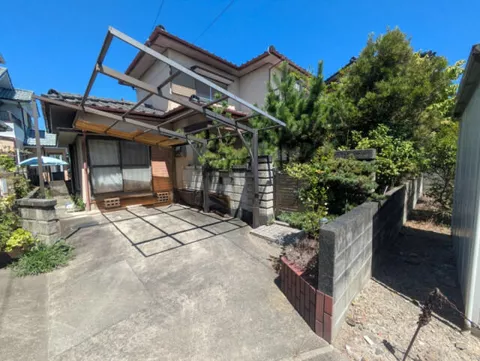 Itano District, Aizumi Town, Okuno, Higashinakasu (Yoshinari Station) 2-story building 5DK