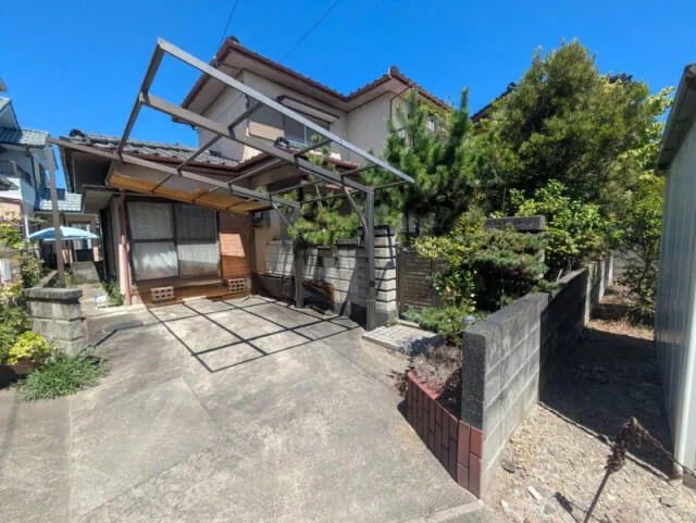 Itano District, Aizumi Town, Okuno, Higashinakasu (Yoshinari Station) 2-story building 5DK