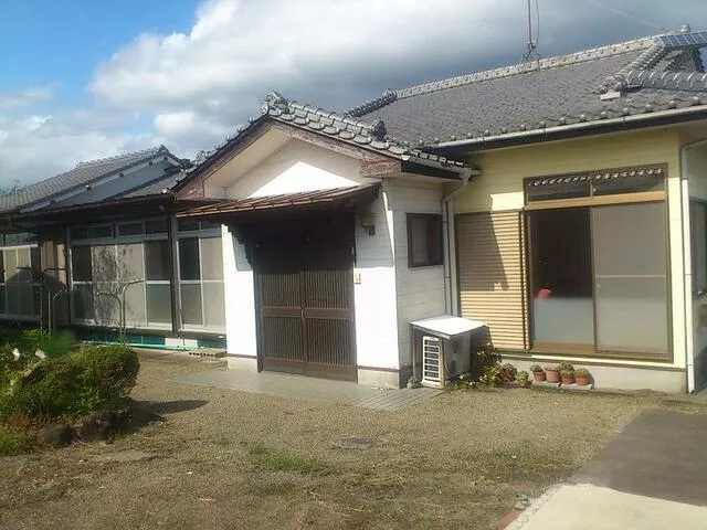 Ebino City, Oaza Kamie (Ebino Iino Station) Single-story building 5DK