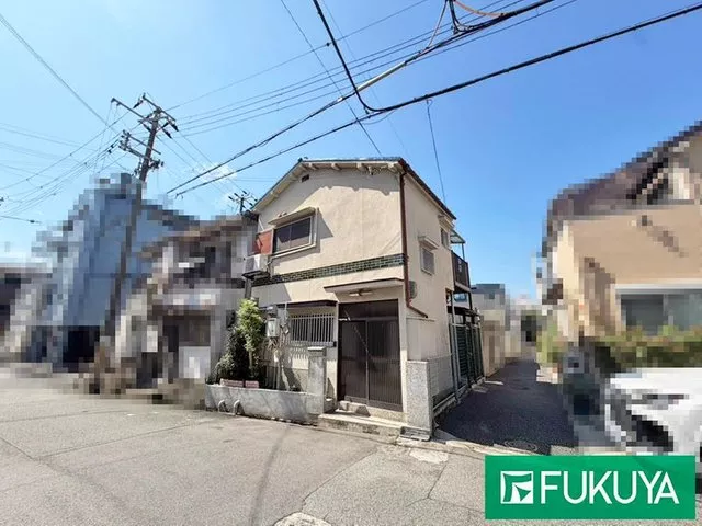12 minutes on foot to Hanshin "Amagasaki Station" and 13 minutes on foot to Hanshin "Deyashiki Station," two stations available.