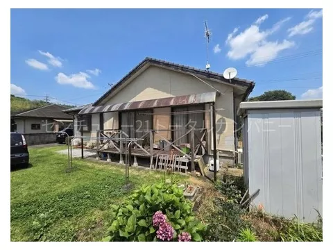A well-maintained used single-family home. Available for viewing after scheduling. - Image 3
