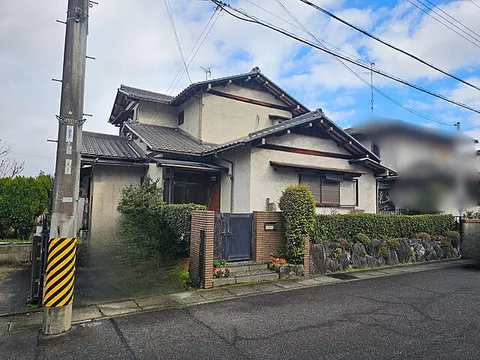 Used single-family home, JR Tōkaidō and Sanyō Main Line Ishiyama Station, 18 minutes by bus, get off at Shinhamma stop, 2 minutes on foot