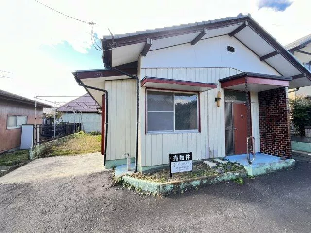 Ashikaga-shi, Ashikaga （Omata station） 2F 4K

2,580,000 yen