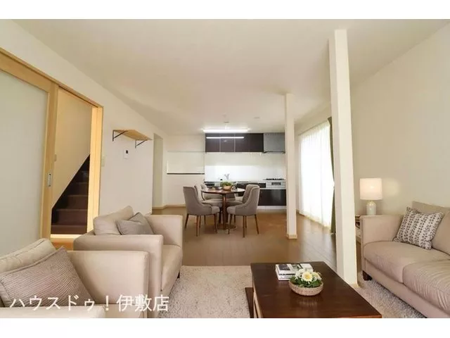Renovated in July of the 3rd year of Reiwa × Parking for 3 cars × South-facing × 6-minute walk to Hanano Elementary School