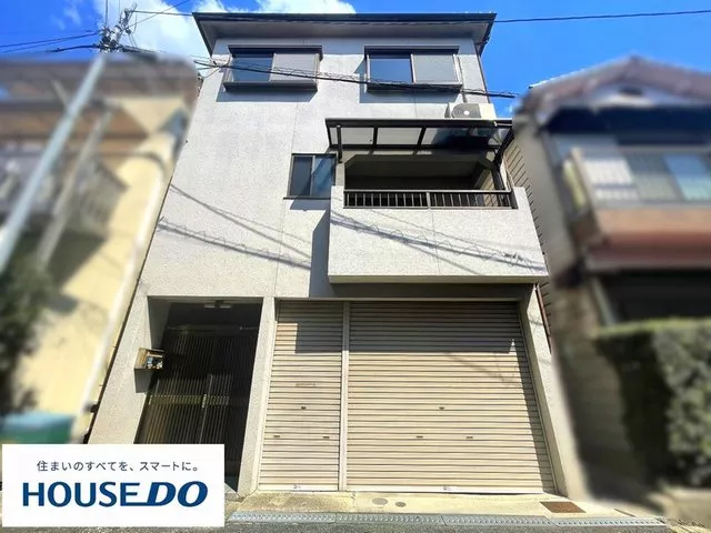 ■This is a family type with a layout of 4LDK♪■It comes with a shutter garage♪
