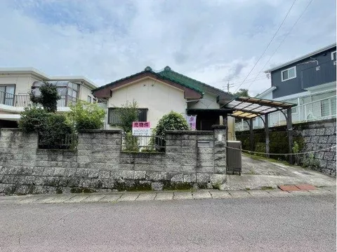 ・Quiet residential area ・Spacious 58 tsubo lot. ・Single-story construction