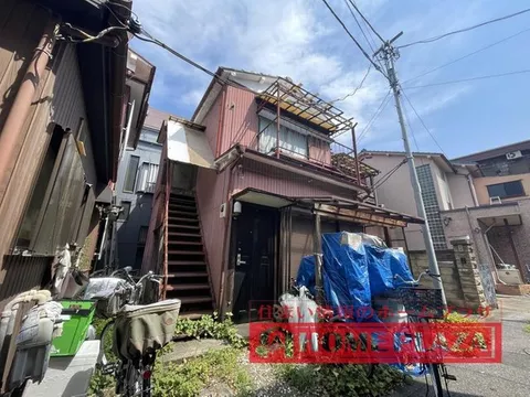 "○ Renovation history available. The interior is beautiful! ○ Convenient location about 11 minutes on foot from the nearest station."