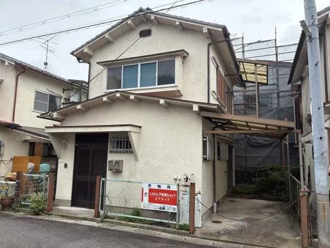 Minami Shiga 4 (Minami Shiga Station) 5,800,000 yen
