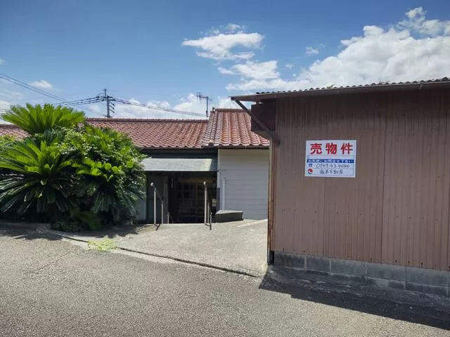 Nogata City, Oaza Kamizakai (Nakaizumi Station) Single-story building 6DK