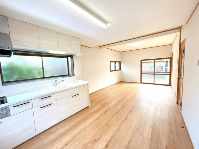 Open house held / Interior and exterior renovation completed / Water facilities replaced / Garden space available / Nibiyama Elementary School