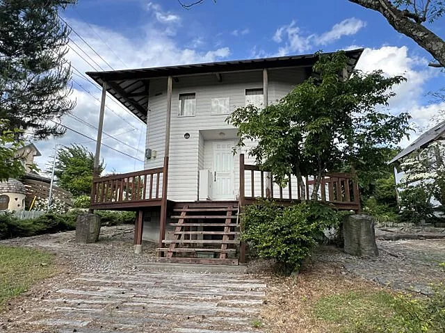 Used single-family home, Hōki Town Kobayashi used villa (Ainopia Villa)