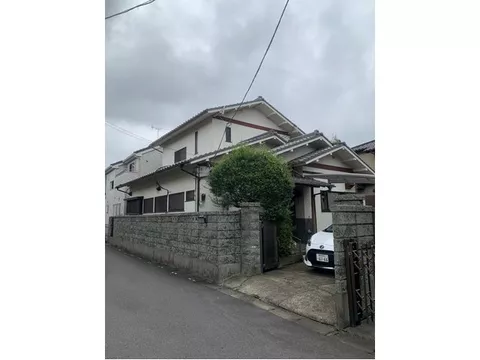 Higashi 5-chome, Satte City, 64 tsubo of land and 33 tsubo of building, a convenient location near a shopping mall.