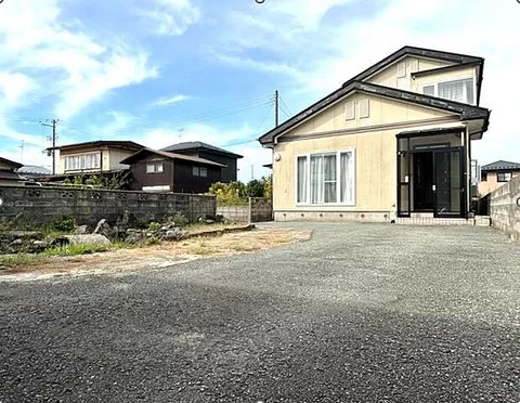 Used single-family home in Shinya Wariyama Town, Akita City