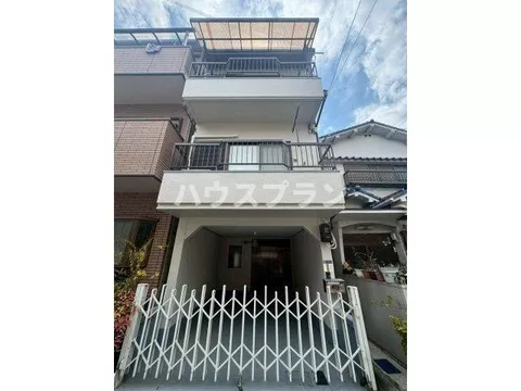 3-story wooden and RC structure property♪ 4LDK + attic storage! Exterior painting completed in September of Reiwa 6!