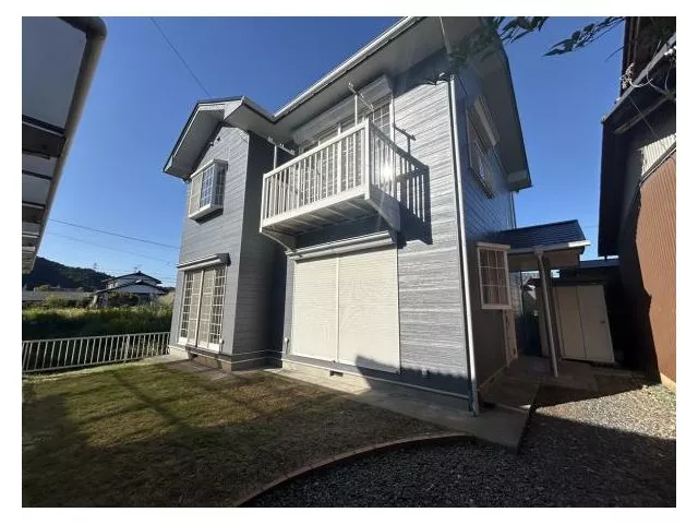 [Open House Held] [Interior and Exterior Renovated] Move-in available within the year. Garden space available. South-facing road