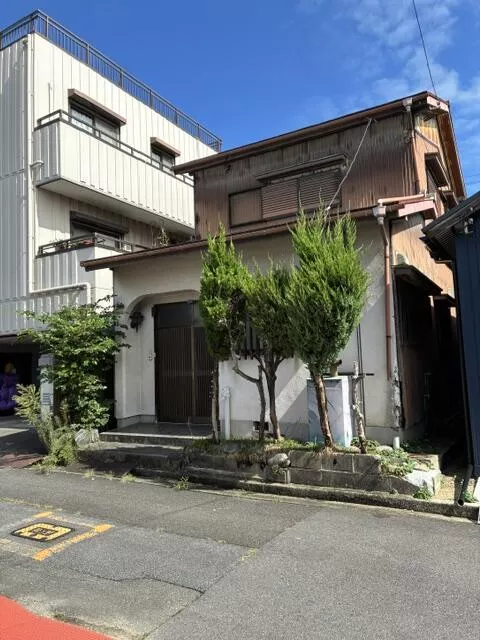 Yokkaichi City, Minami Naya Town (Yokkaichi Station) 2-story 3DK