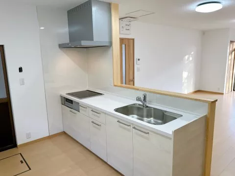 Shikazonoji-cho, Izumo-shi (Ichibataguchi station) 2F 4LDK

14,490,000 yen