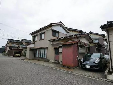 Takaoka City, Ishise (Etchu Nakagawa Station) 2-story 5K