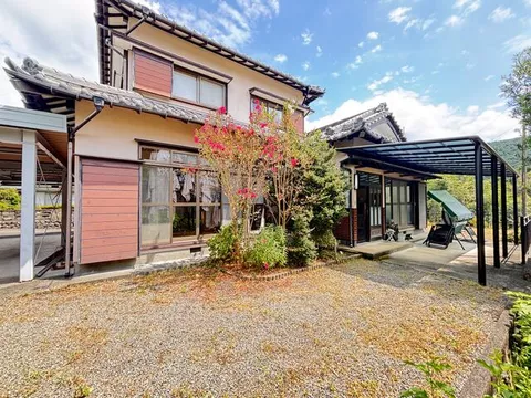 Minami-Koma District, Nanbu Town, Manzawa (Toshima Station) 2-story 7DK
