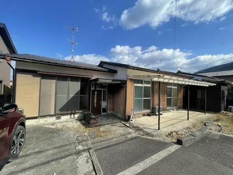 Niihama City Funaki (Niihama Station) Single-story building 5SDK