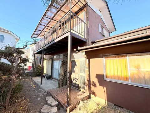 "Total of 63 tsubo♪ Located 8 minutes on foot from Higashi-Akiru Station! Supermarkets and convenience stores are also within walking distance♪"