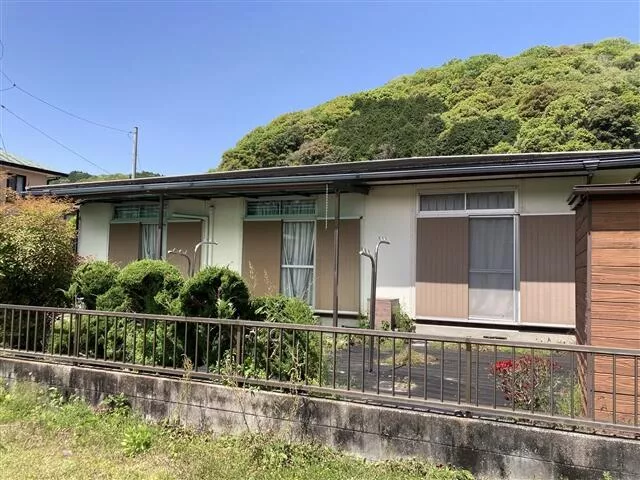 Iwakuni City, Shuto Town, Sakawaihori (Yonekawa Station) Single-story building 3LDK