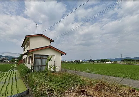 Used single-family home, 7-minute walk from Shimoura Station on the JR Tokushima Line, get off at Takahara School Mae