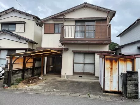 Naruto-shi, Otsu-cho, Kizuno Aza Ikenouchi (Natsuya Station) 2F 5LDK

2,000,000 yen