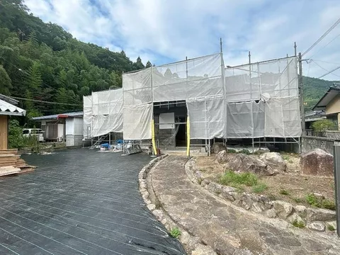 [Open House Held] Interior and Exterior Renovation Planned / Parking for 3 or more cars / Land over 100 tsubo