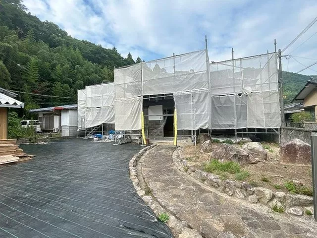 [Open House Held] Interior and Exterior Renovation Planned / Parking for 3 or more cars / Land over 100 tsubo