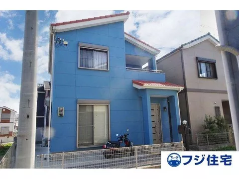 9-minute walk to elementary school, 3-minute walk to drugstore! All-electric 4LDK.