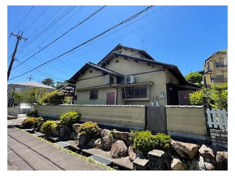 Southeast corner lot, please consider as a site for traditional Japanese-style custom-built construction. - Image 3