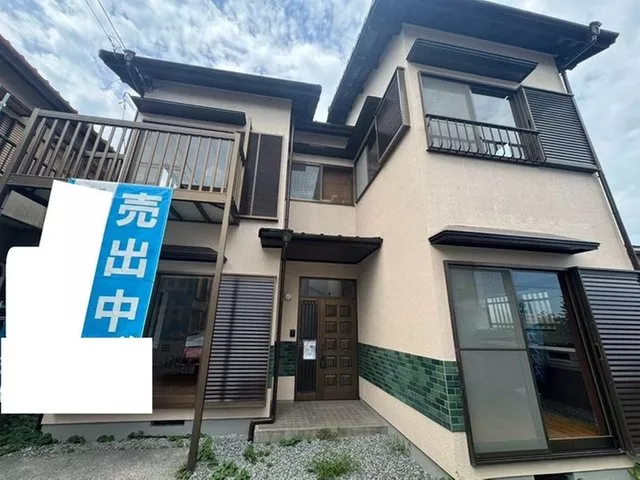Renovated interior and exterior, ready for immediate move-in!