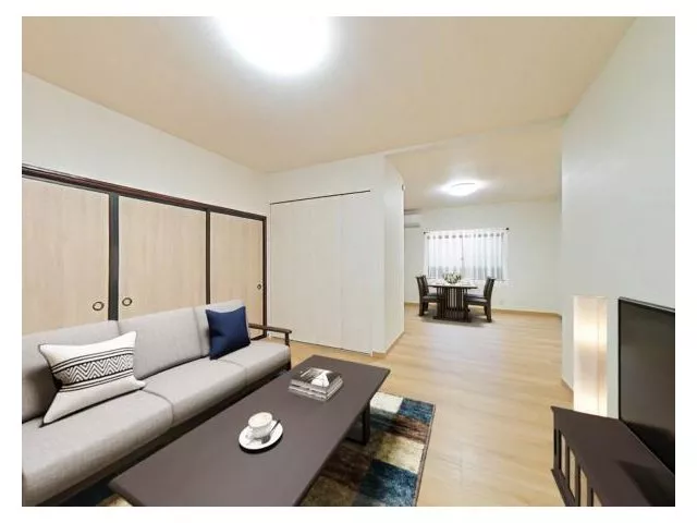 [Open House Held] Interior and exterior renovated / Suitable for two families / Garden space available / Minami Hirata Elementary School