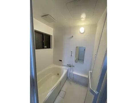 ☆Corner lot property with good sunlight♪☆Convenient shutter garage for parking and storage♪