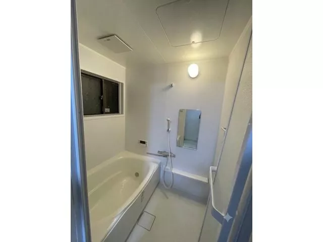 ☆Corner lot property with good sunlight♪☆Convenient shutter garage for parking and storage♪