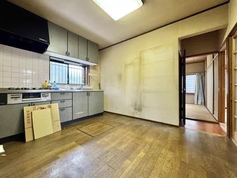 About an 8-minute walk to Isawa Onsen Station! A south-facing single-story house located in a quiet residential area. - Image 3